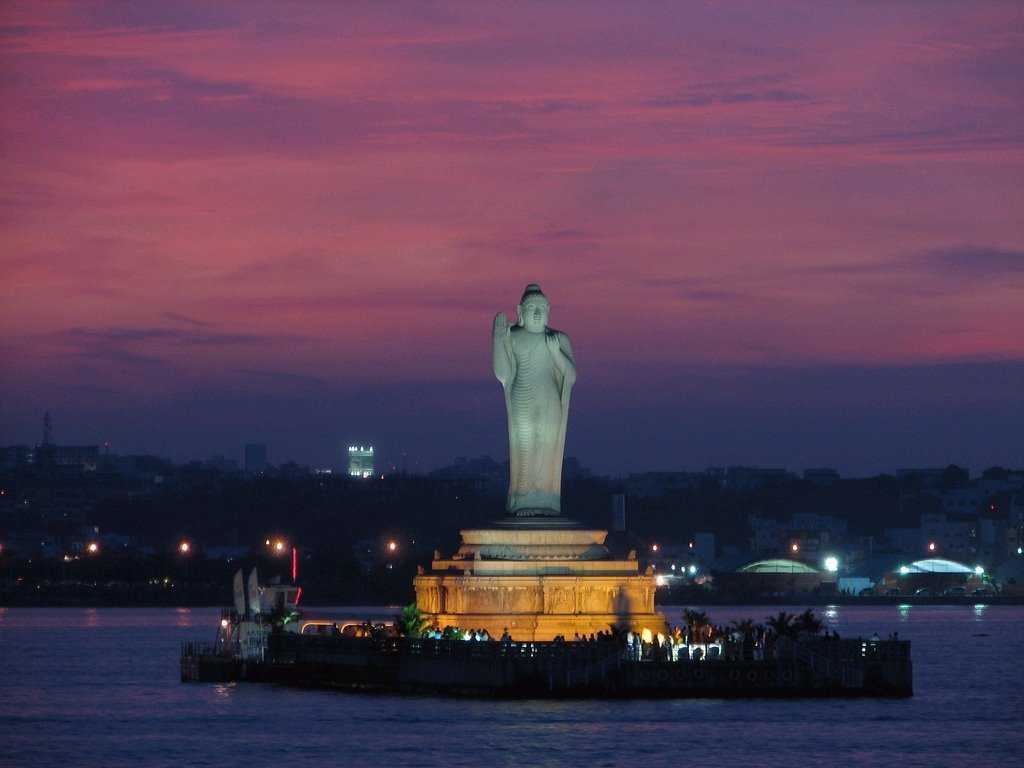 hussain-sagar-lake-img